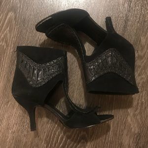 House of Harlow 1960 “Mikola” Heels